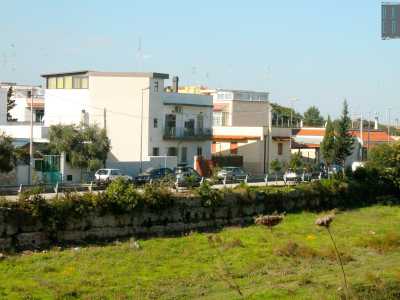 La zona � caratterizzata da palazzine colorate costruite lontano dal traffico cittadino (foto di Alessia Schiavone)